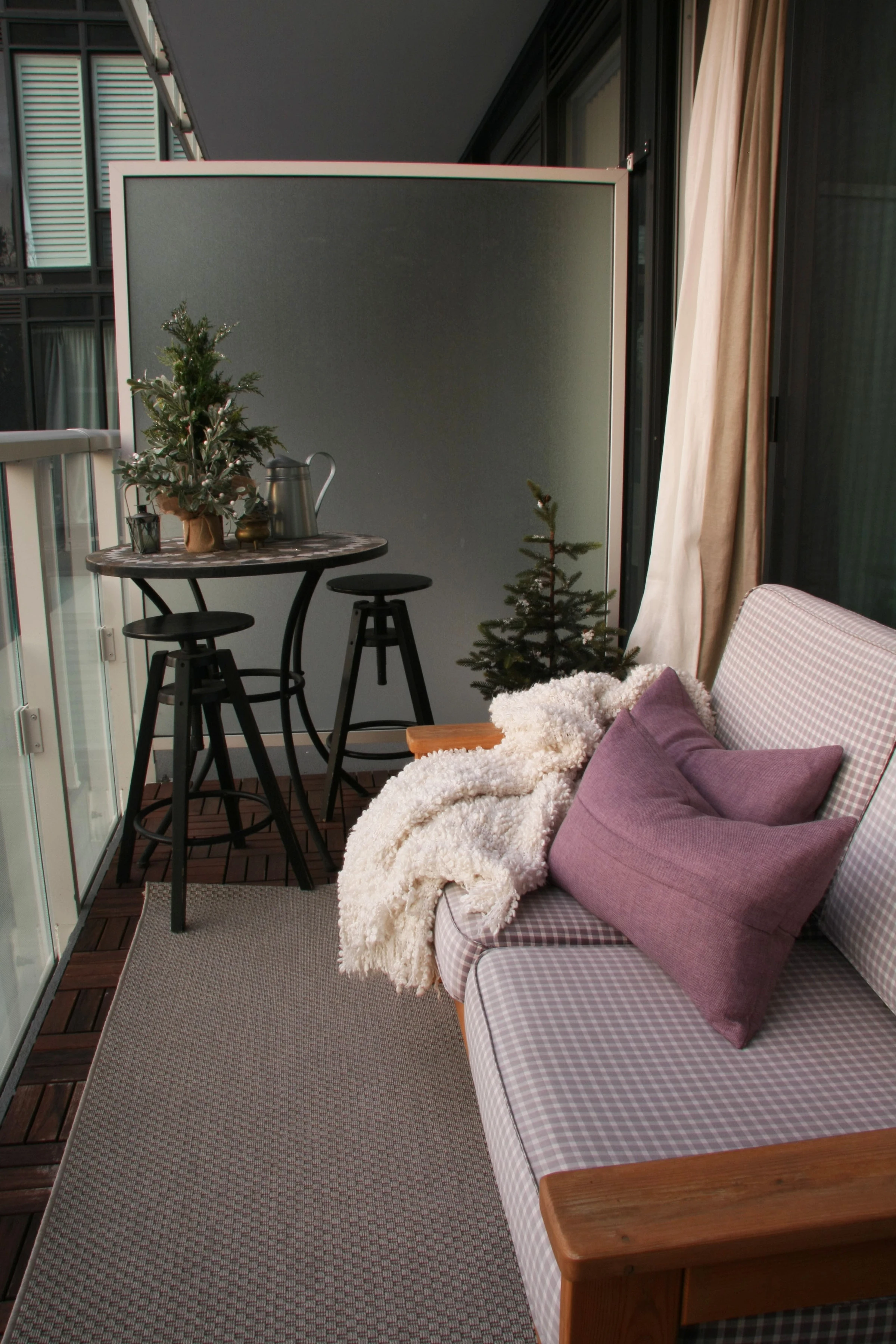 Lawrence Park Pied-à-Terre — Eclectic, evolving interior design, image 14