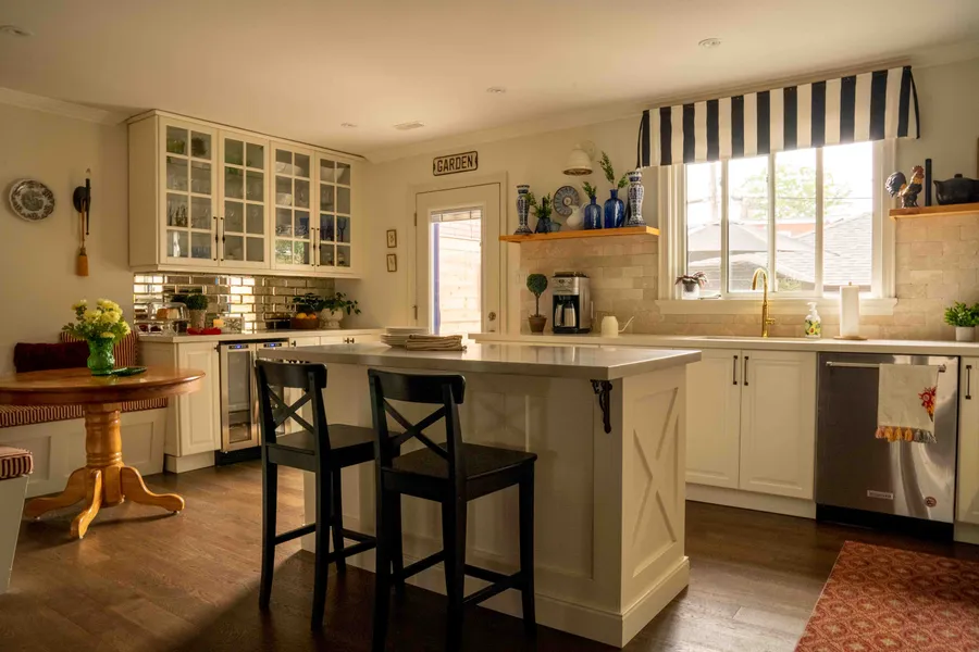 Uptown Century Home — image 20