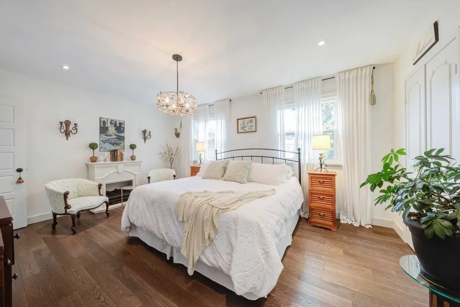 Uptown Century Home — image 27