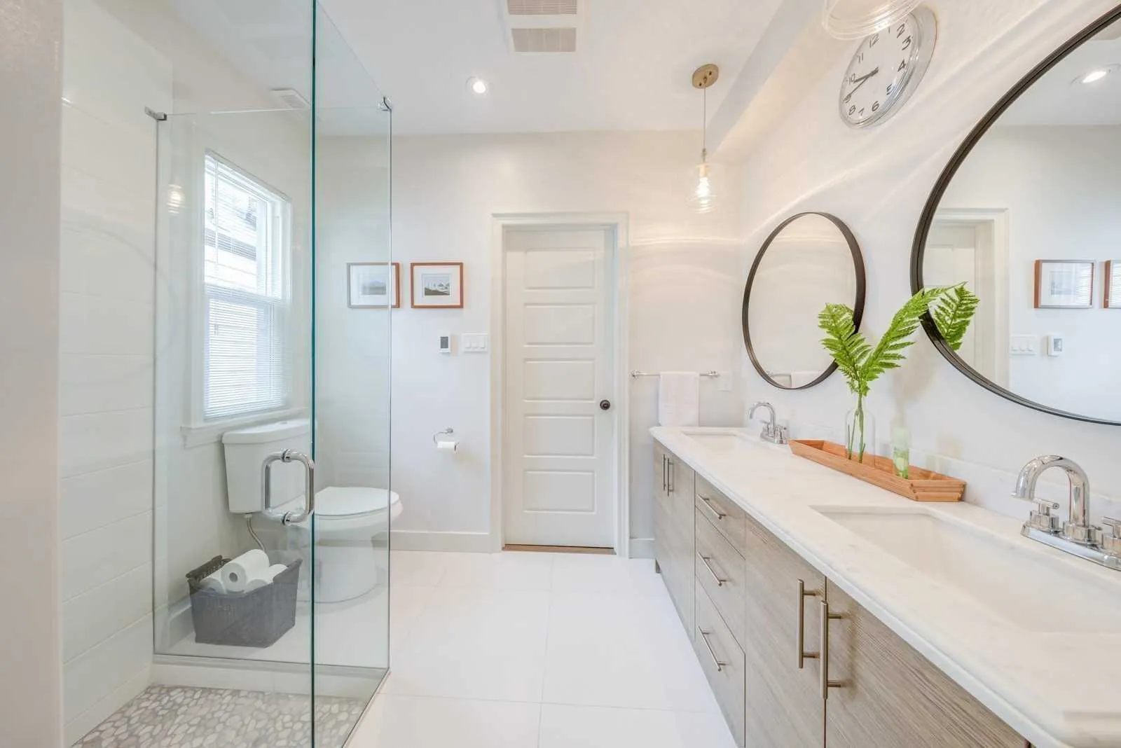 Uptown Century Home — image 36