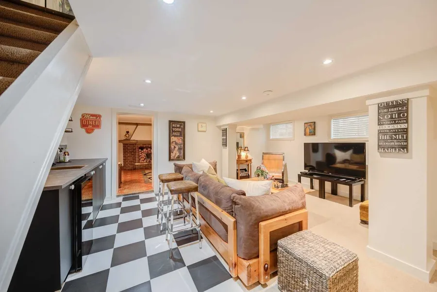 Uptown Century Home — image 49